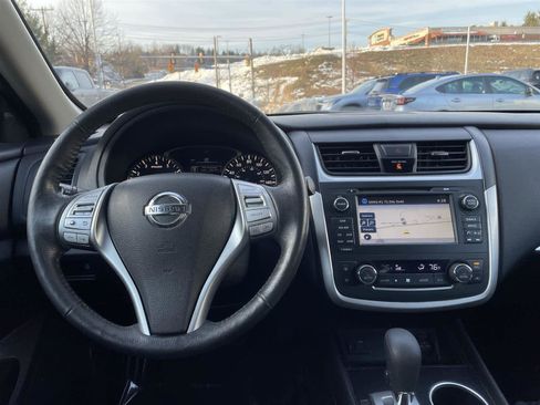 Used 2016 Nissan Altima 2.5 SV w/ Convenience Package image 19