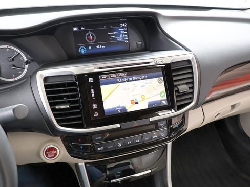 Used 2016 Honda Accord Touring image 42