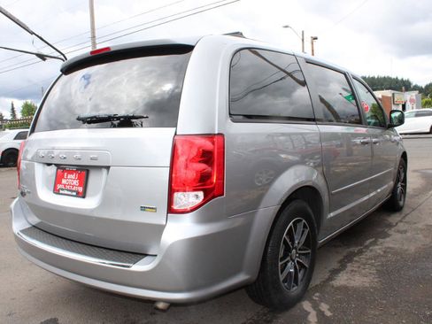 Used 2016 Dodge Grand Caravan R/T FWD image 6