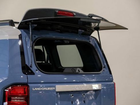 Used 2025 Toyota Land Cruiser image 36