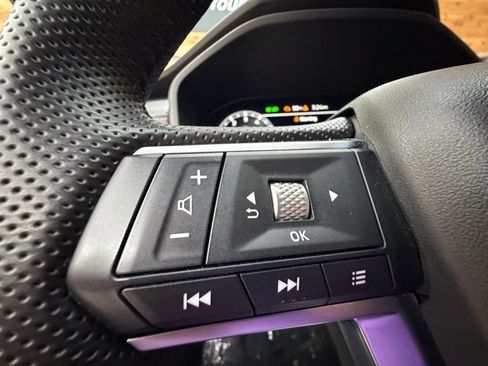 Used 2023 Mitsubishi Outlander SE image 22