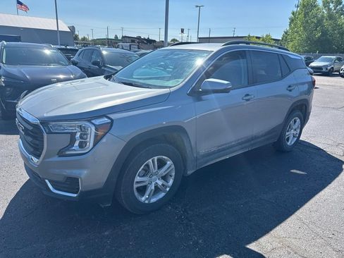 Used 2023 GMC Terrain SLE w/ Driver Convenience Package AWD/4WD image 5