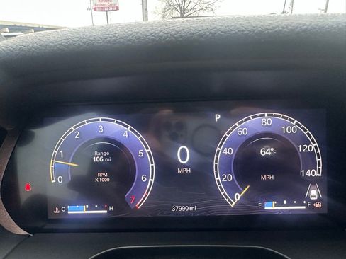 Used 2023 Jeep Grand Cherokee Limited w/ Black Appearance Package image 35