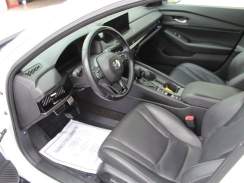 Used 2023 Honda Accord Sport image 6