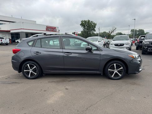 Used 2019 Subaru Impreza 2.0i Premium AWD/4WD image 6