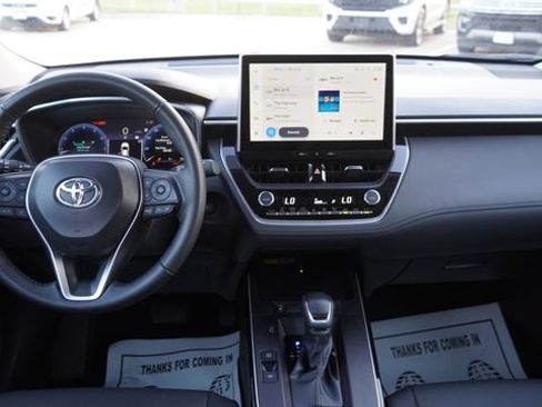 Used 2026 Toyota Corolla Cross XLE FWD image 16