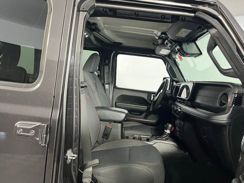 Used 2025 Jeep Wrangler Unlimited Rubicon image 28