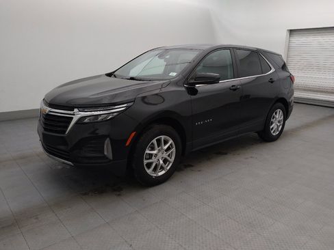 Used 2023 Chevrolet Equinox LT w/ Driver Convenience Package image 2