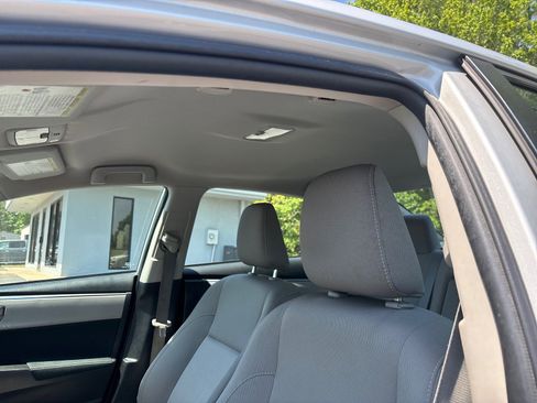 Used 2016 Toyota Corolla LE FWD image 10