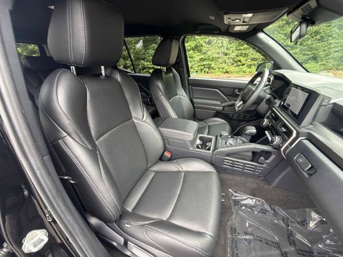 Used 2025 Toyota 4Runner TRD Off-Road AWD/4WD image 26