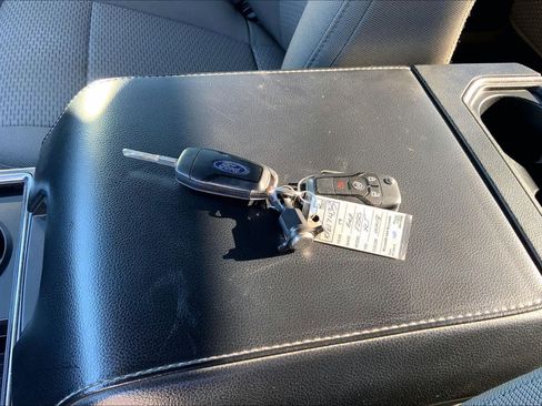 Used 2019 Ford F250 XLT w/ XLT Premium Package image 15