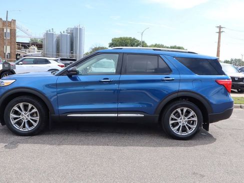 Used 2022 Ford Explorer Limited w/ Equipment Group 301A AWD/4WD image 8