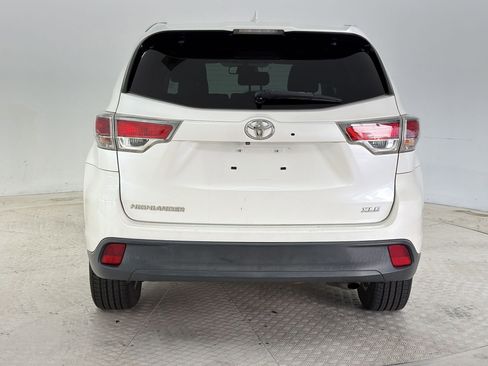 Used 2015 Toyota Highlander XLE FWD image 10