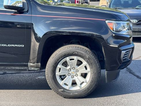 Used 2022 Chevrolet Colorado LT w/ Chrome Appearance Package RWD image 39