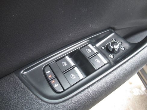 Used 2017 Audi Q7 3.0T Premium Plus image 18