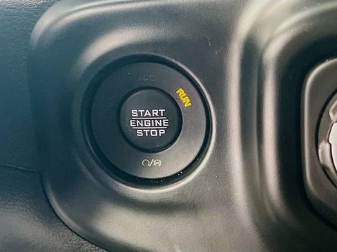 Used 2022 Jeep Wrangler Unlimited Sahara AWD/4WD image 20