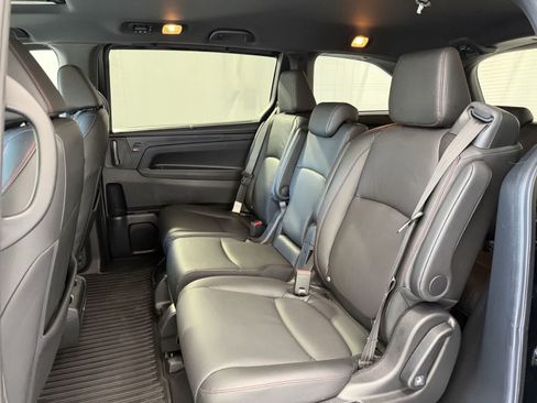 Used 2024 Honda Odyssey Sport image 11