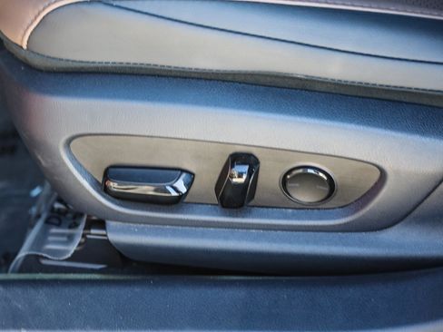 Used 2024 Lexus ES 300h w/ Premium Package FWD image 19