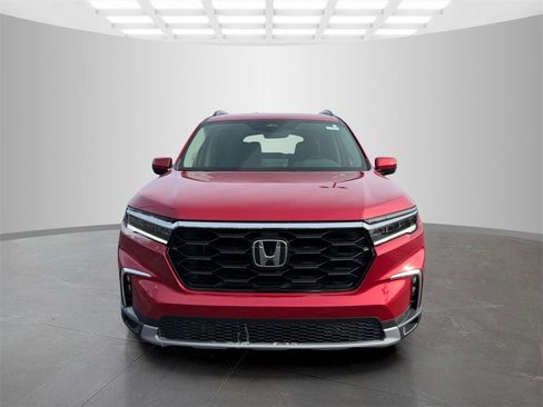 New 2025 Honda Pilot Touring image 2