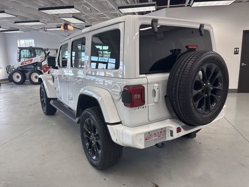 Used 2021 Jeep Wrangler Unlimited Sahara image 9