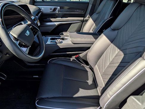 New 2026 Cadillac Vistiq Platinum image 14