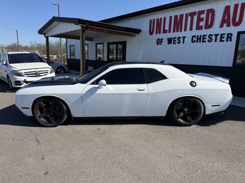 Used 2015 Dodge Challenger SRT w/ Technology Group image 12