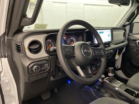 New 2026 Jeep Gladiator Sport image 13