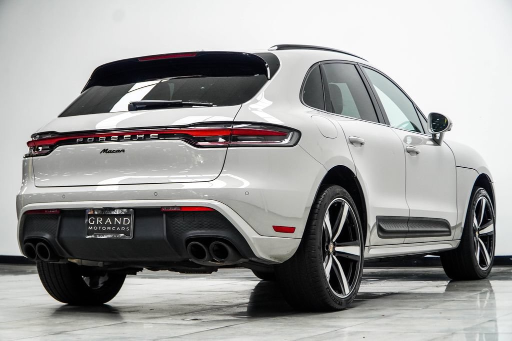 Used 2023 Porsche Macan AWD/4WD image 16