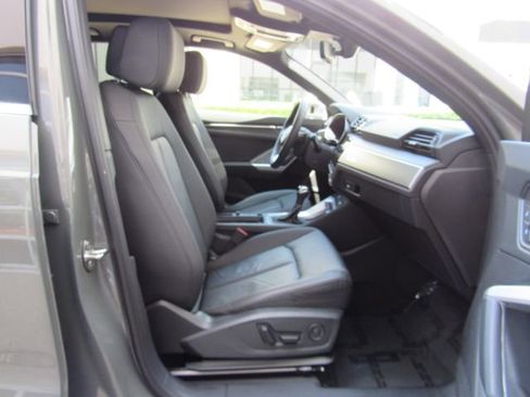 Used 2024 Audi Q3 2.0T Premium w/ Convenience Package image 21