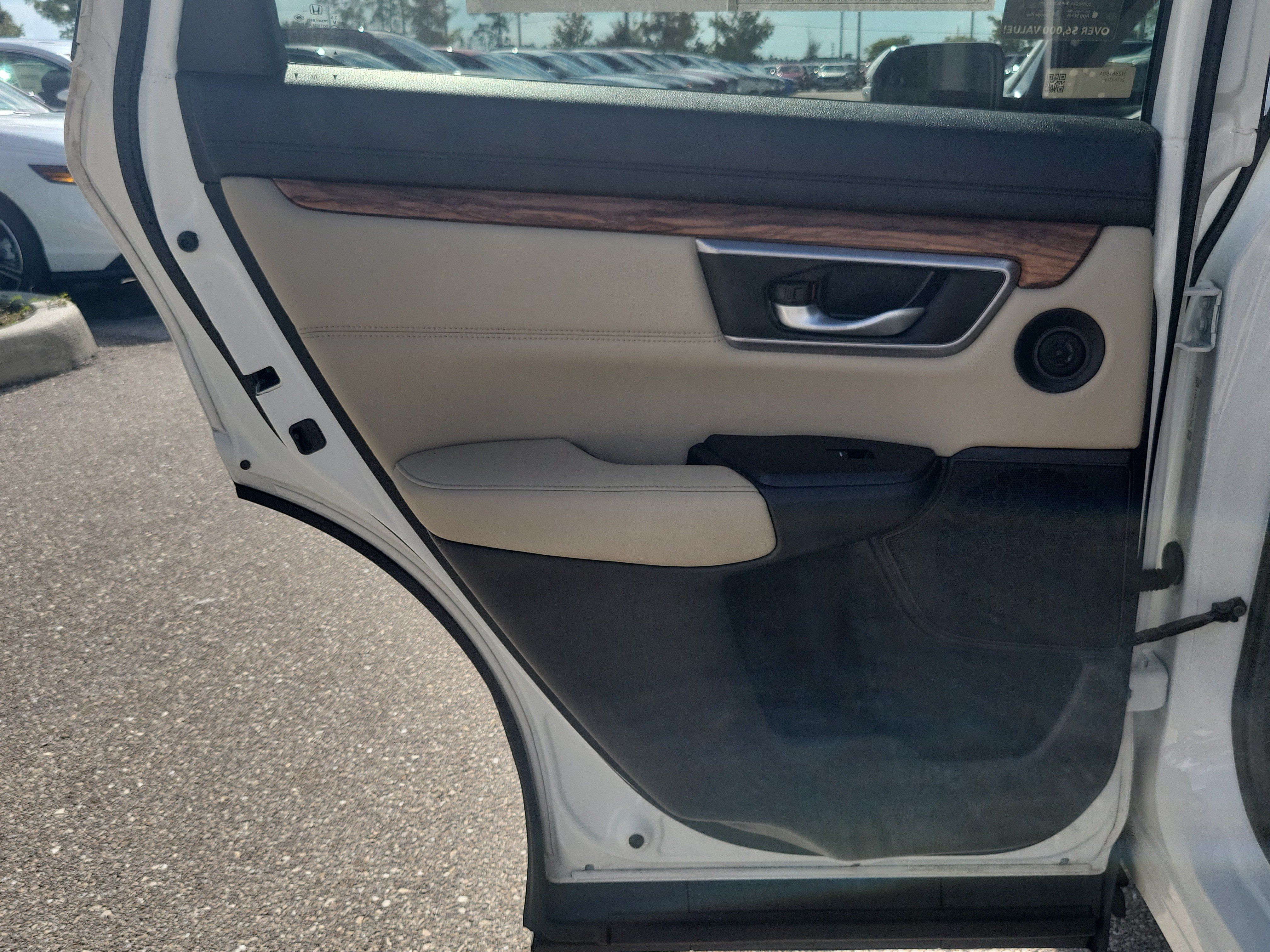 Used 2018 Honda CR-V Touring image 15