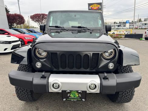 Used 2015 Jeep Wrangler Unlimited Sahara w/ Connectivity Group image 7