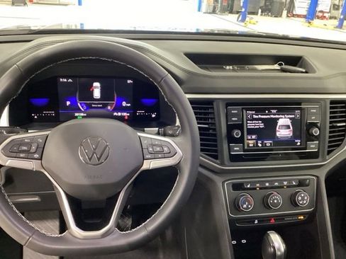 Used 2023 Volkswagen Atlas SE AWD/4WD image 6