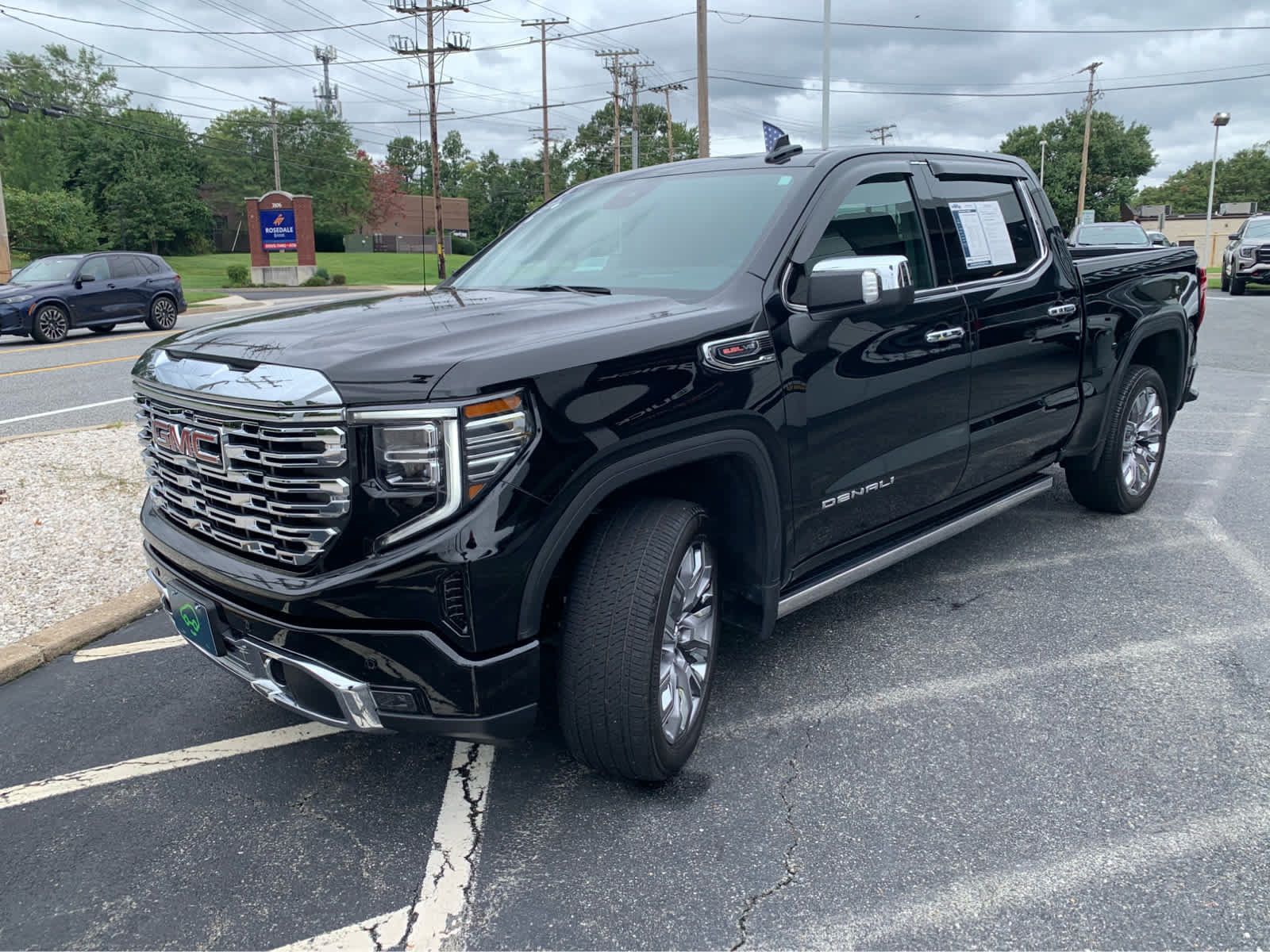 Used 2024 GMC Sierra 1500 Denali w/ Denali Reserve Package AWD/4WD image 3