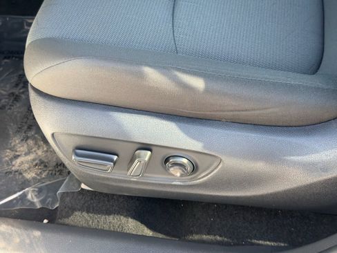 Used 2025 Toyota RAV4 XLE FWD image 17