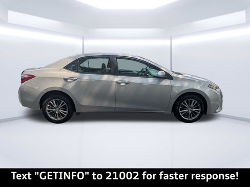 Used 2015 Toyota Corolla LE FWD image 3