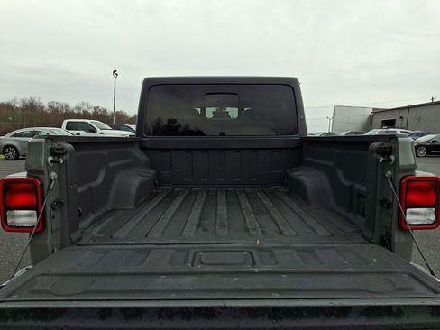 Used 2021 Jeep Gladiator Willys image 30