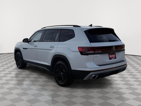 New 2026 Volkswagen Atlas Peak Edition image 5