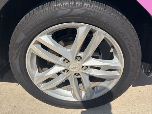 Used 2019 Chevrolet Equinox Premier FWD image 15