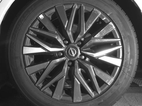 Used 2025 Nissan Altima 2.5 SV image 14