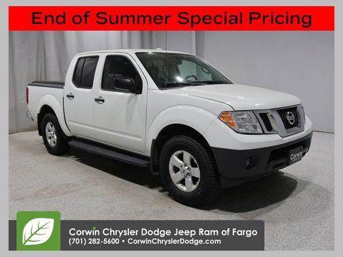 Used 2015 Nissan Frontier SV w/ SV Value Truck Package AWD/4WD image 1
