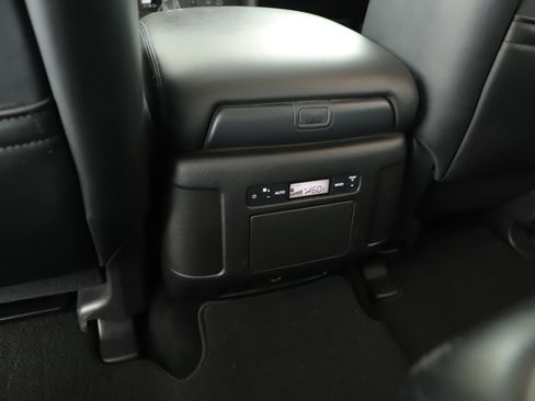 Used 2024 Nissan Armada SL w/ Captain's Chairs Package image 26