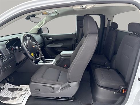 Used 2022 Chevrolet Colorado LT w/ Chrome Appearance Package image 6