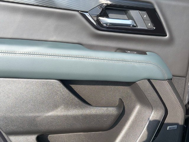 New 2026 GMC Yukon AT4 w/ AT4 Premium Package AWD/4WD image 11