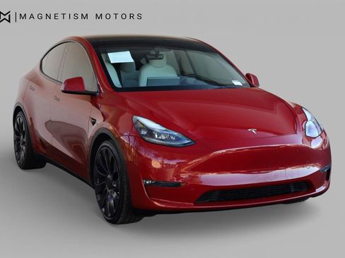 Used 2023 Tesla Model Y Performance image 4