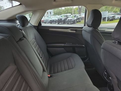 Used 2020 Ford Fusion SE AWD/4WD image 29