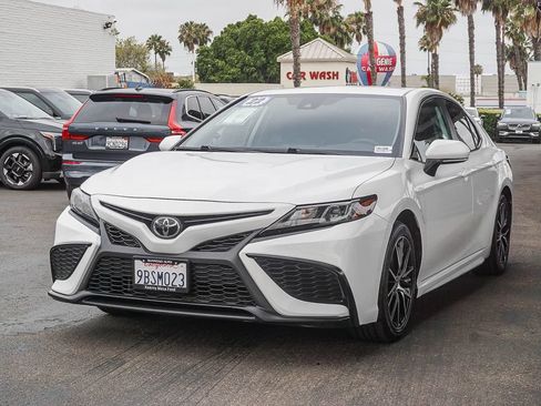 Used 2022 Toyota Camry SE w/ Carpet Mat Package (TMS) FWD image 4
