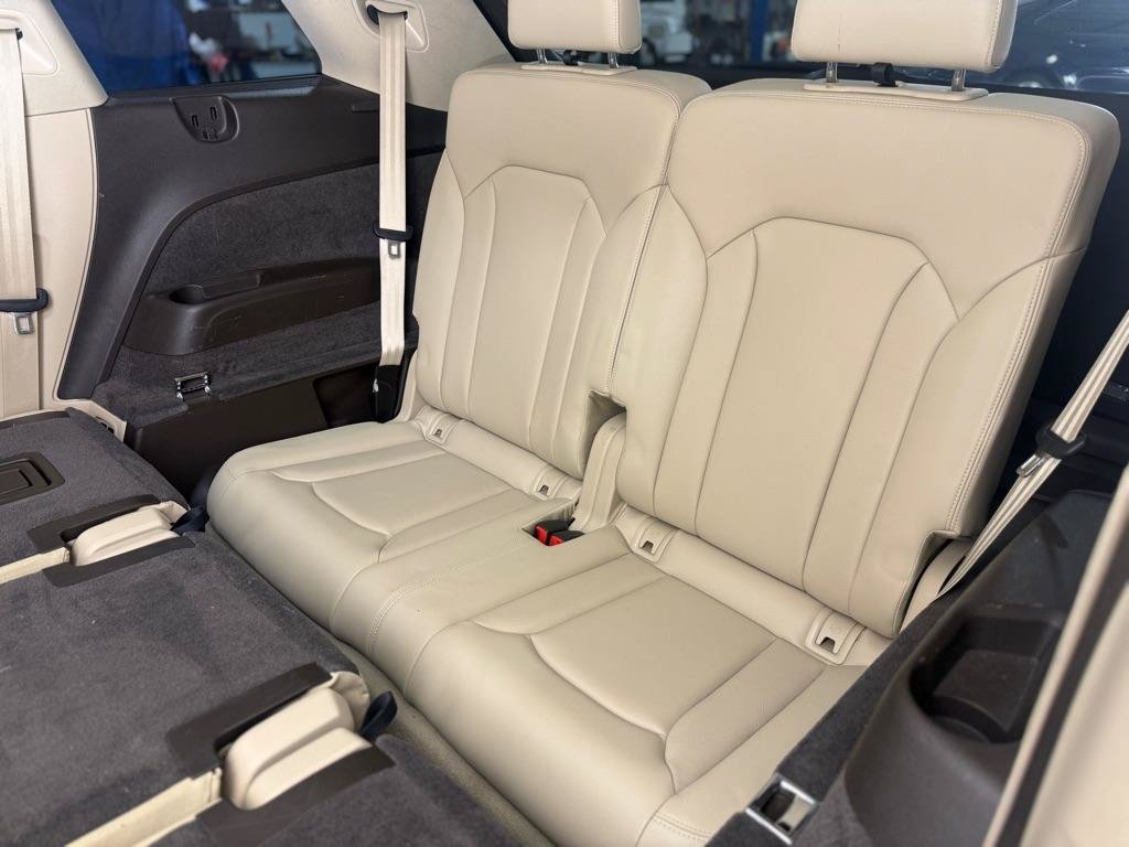 Used 2017 Audi Q7 3.0T Premium Plus w/ Premium Plus Package AWD/4WD image 31