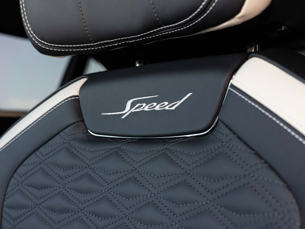 Used 2025 Bentley Flying Spur Plug-In Hybrid AWD/4WD image 30