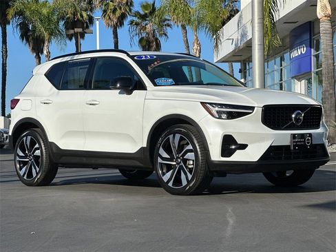 Certified 2023 Volvo XC40 B5 Plus w/ Driver Assist Package image 7