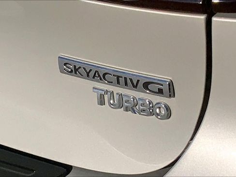 Used 2024 MAZDA MAZDA3 Hatchback w/Premium Plus Pkg image 9